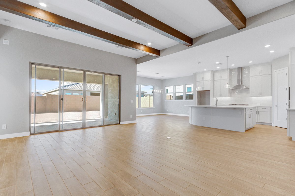 DavidWeekley's tweet photo. Extend your living space to the outdoors with sliding glass doors in the family room of The Telegraph. Start creating lifelong memories in this stunning new home: https://t.co/NmMDf55uov
#phoenixhomes #phoenixhousehunting #davidweekleyhomes #phoenixnewhome #azrealestate #mesaaz https://t.co/w0d6TtiGyI