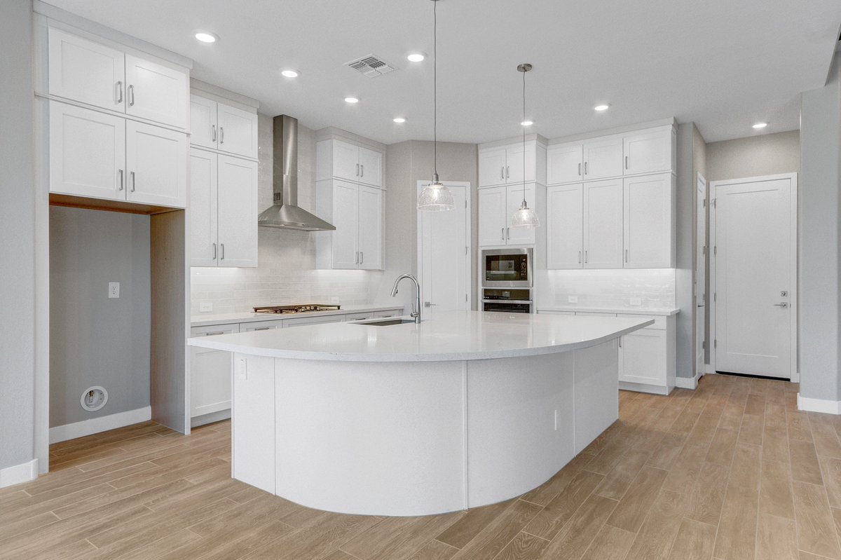 DavidWeekley's tweet photo. Extend your living space to the outdoors with sliding glass doors in the family room of The Telegraph. Start creating lifelong memories in this stunning new home: https://t.co/NmMDf55uov
#phoenixhomes #phoenixhousehunting #davidweekleyhomes #phoenixnewhome #azrealestate #mesaaz https://t.co/w0d6TtiGyI