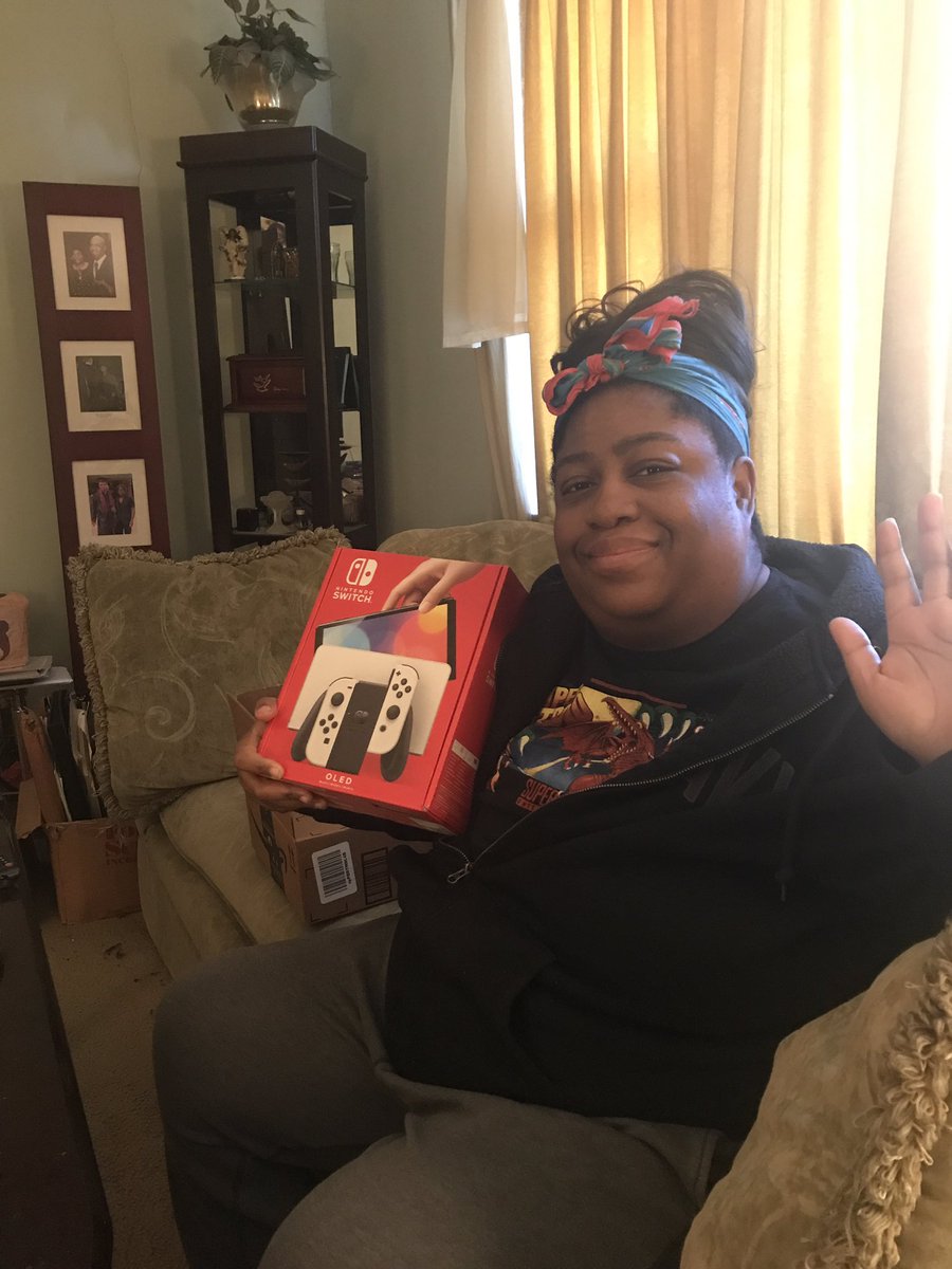 GamingInsurrect's tweet photo. @MetroidDatabase I finally got a Switch so you know Metroid Dread is incoming. And I celebrated while wearing my Super shirt.❤️ https://t.co/oiT3pHcLQf