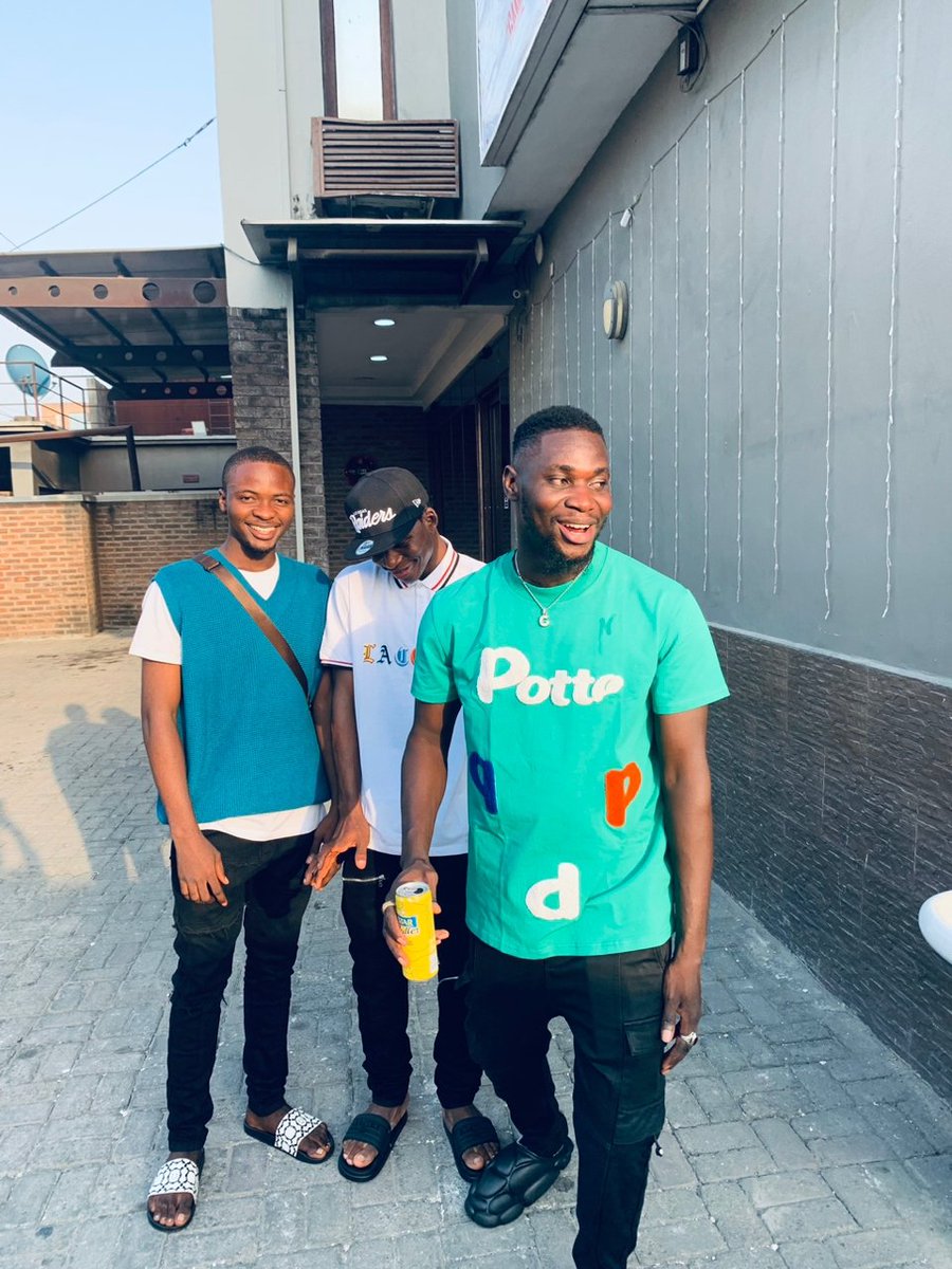 MCAddMore2's tweet image. Giving, Hundred over Hundred Minus  Noting 🚭🚫. 
Thirty Meta Ten Kan = Ogorun 
30x3+10= 💯

📸📸 ©redit @Oluwanifemimic4