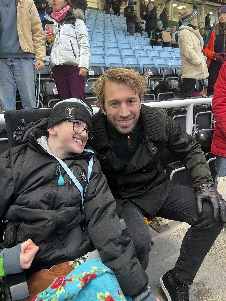 LawsEwan's tweet photo. So good to see @ChrisRobshaw at the Stoop. #QuinsLegend #HARvBRI #TheStoop π https://t.co/2IOIRUcmVZ