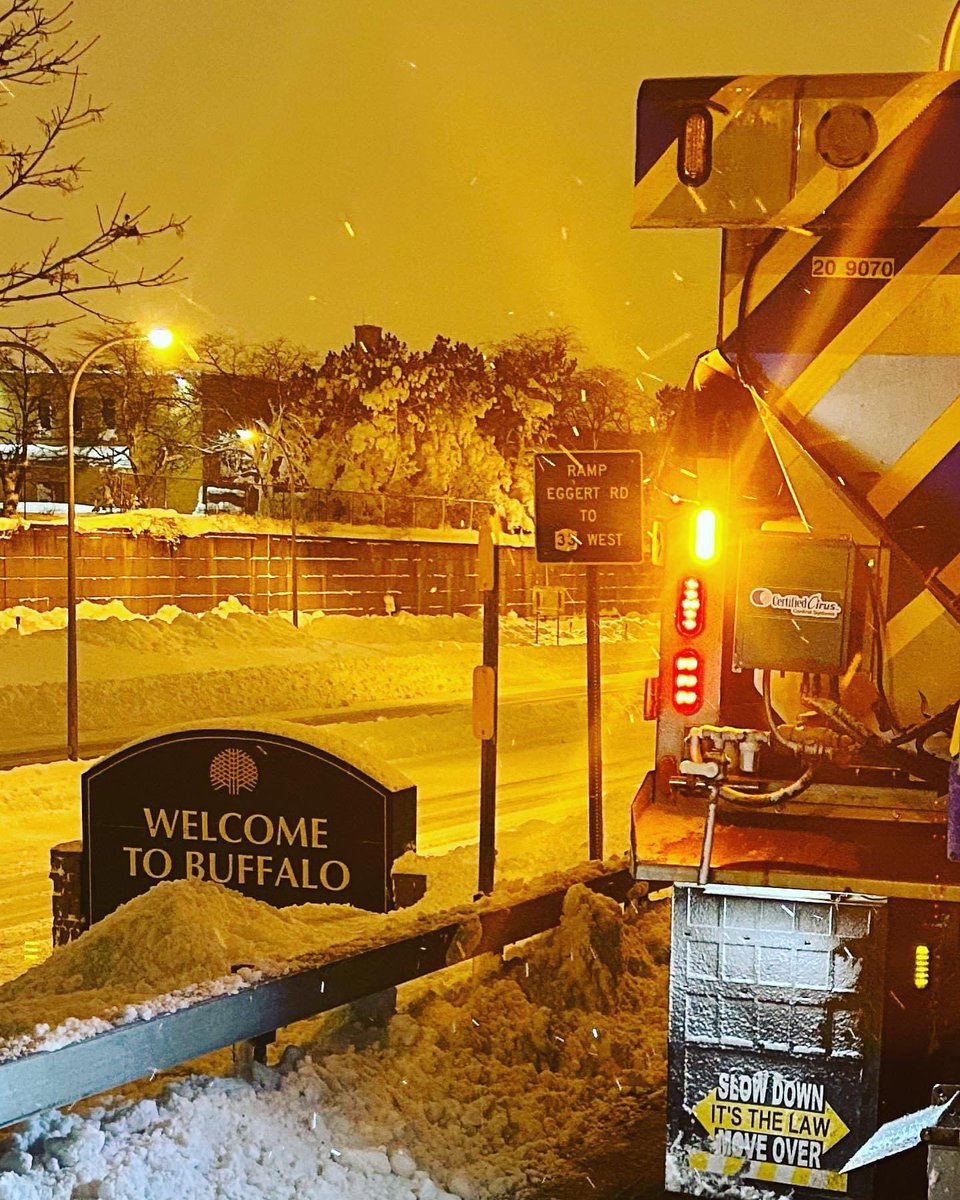 NYSDOTHV's tweet photo. #HudsonValley crews are @NYSDOTBuffalo for a 5th day. It’s still snowing and we are dedicated to getting the job done!
We are the @NYSDOT family!
We are #OneDOT https://t.co/TfXUa03gfi