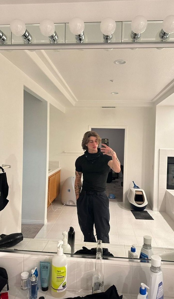 ִֶָ (@vhcomfort) on Twitter photo 