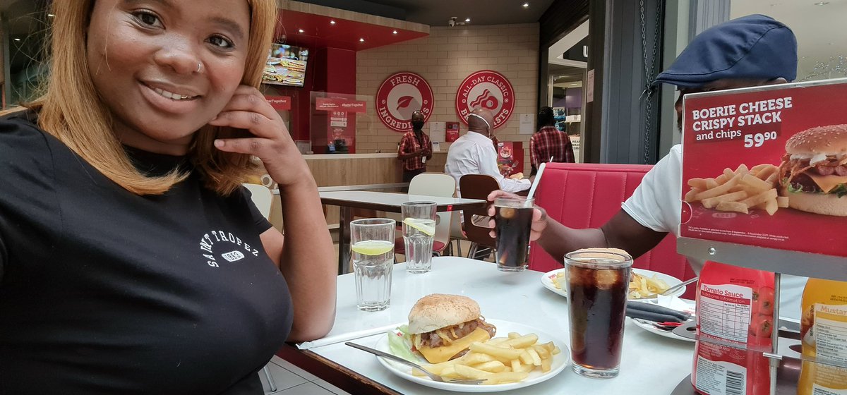 willoways's tweet photo. @wimpy_sa The best Moments are created at Wimp ! Priceless moments with my Sister !!! @Wimpy_sa📍 🗺️ 🚘 🍔 🤳🏽#StopFillUpWin https://t.co/BzorE5IXmN