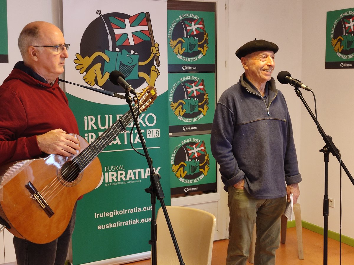 Eguberri kantuz 2022: Artistak zuzenean Euskal Irratietan | Erramun Martikorena 🎙labur.eus/tfpuC