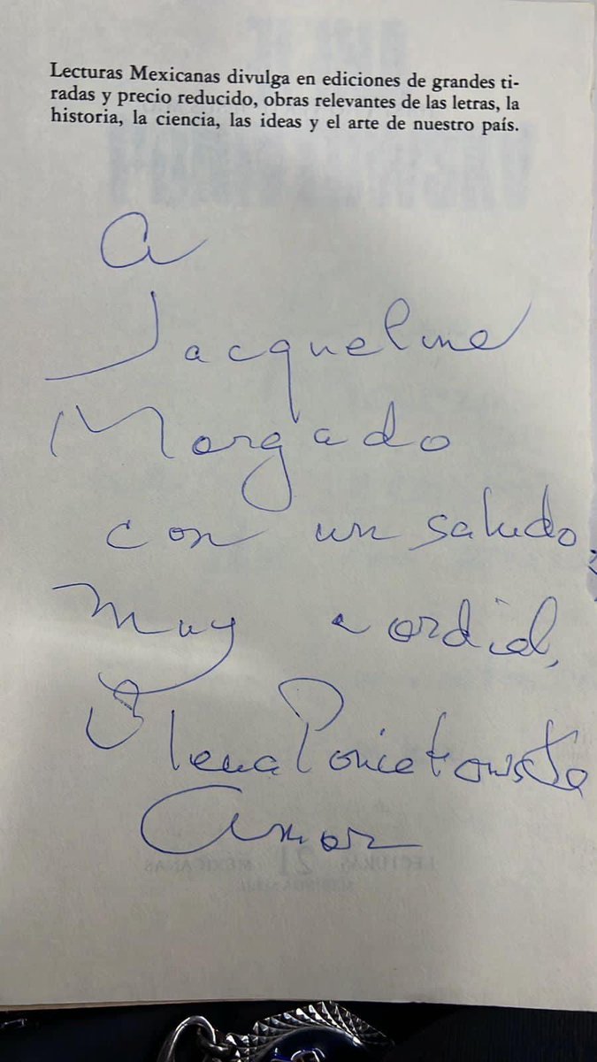MorgadoJacky's tweet photo. Gracias por tan hermoso regalo 🎁 a la gran escritora Elena Poniatowska 🫀📖 https://t.co/Ci2pSIfeCg