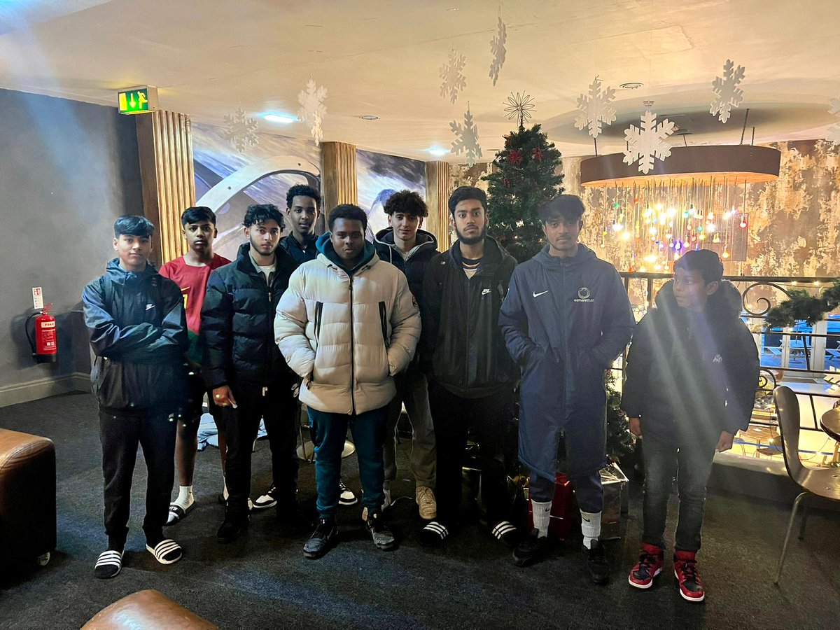 OsmaniTrust's tweet photo. We are open every day of the year for young people 🔂 Our young people from #THICN are at @GenesisCinema to watch the latest Avatar Movie as part of our Holiday Offer 🍿🎬
@LDN_VRU #MyEnds https://t.co/JoQJrF59gW