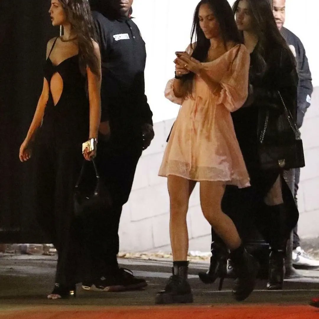 NEW📸|| Hailee Steinfeld saliendo de la fiesta de navidad de Leonardo DiCaprio el 25 de diciembre en West Hollywood