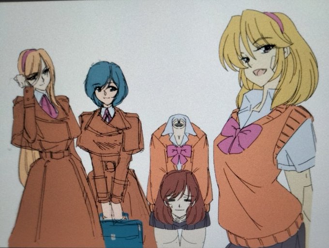 1枚目、pixiv用に身長比較も兼ねて神戸ロボ娘さんを並べてみました。
2、3枚目は青髪ロボ娘さんのお婆ちゃんのラフ(戦艦ミカナギの船医)
4枚目、神戸巨大ロボ娘さん(ポートタワーと同サイズなので細い所を詰めて巨大感を出さないとですね)のラフになります(⁠◍⁠•⁠ᴗ⁠•⁠◍⁠) 