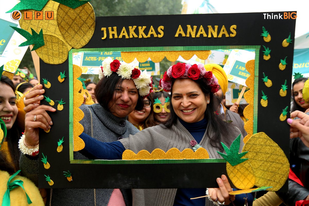 lpuuniversity's tweet photo. All smiles at the #LPUCampus!

Elevate your joy with these special candid clicks of our happy #LPUFamily enjoying their togetherness and having the best time during #Sanidhya2022. https://t.co/EXvdRhTZS4