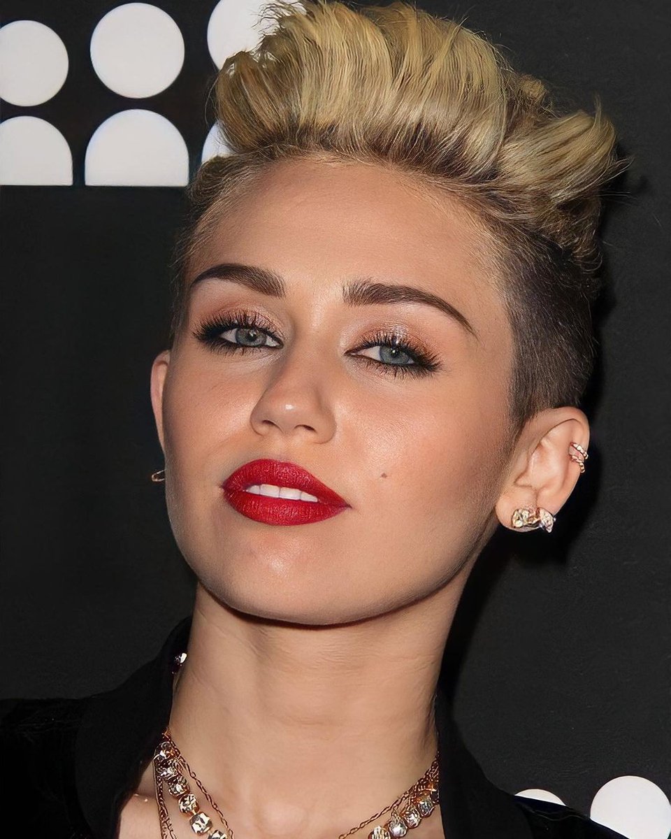 MileyCyrusMC69's tweet photo. Miley Cyrus 2013 💋
。
。
。
。
。
@mileycyrus #mileyfan #miley #mileycyrus #mileyraycyrus
#queenmileycyrus #mileybest #mileybestfan #smiley #mileyfans #fanaccount #happyhippiefoundation #mileycyrusforever #sheiscoming #mileycyrusstyle
#onlymileyspace https://t.co/sTRJpmJpcG