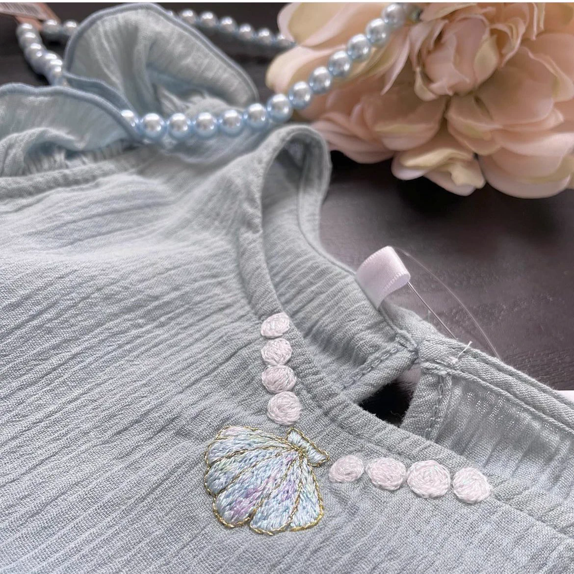 安全な子どものオシャレ！刺繍のネックレスがとても素敵！