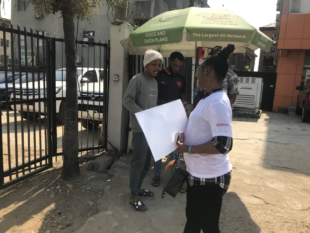 activistalafia's tweet photo. Educating the people as we carry out a street walk in lagos to remind Nigerians their right and duty.
#Gogetyourpvc
#YourDecisionYourFuture
#MakeYourVoteCount
#CollectYourPVC 
@ActivistaBY @ActivistaNG @ActivistaEkiti @ActivistaKG @ACTIVISTA14 @BornoActivista https://t.co/9tL3ESJBS2