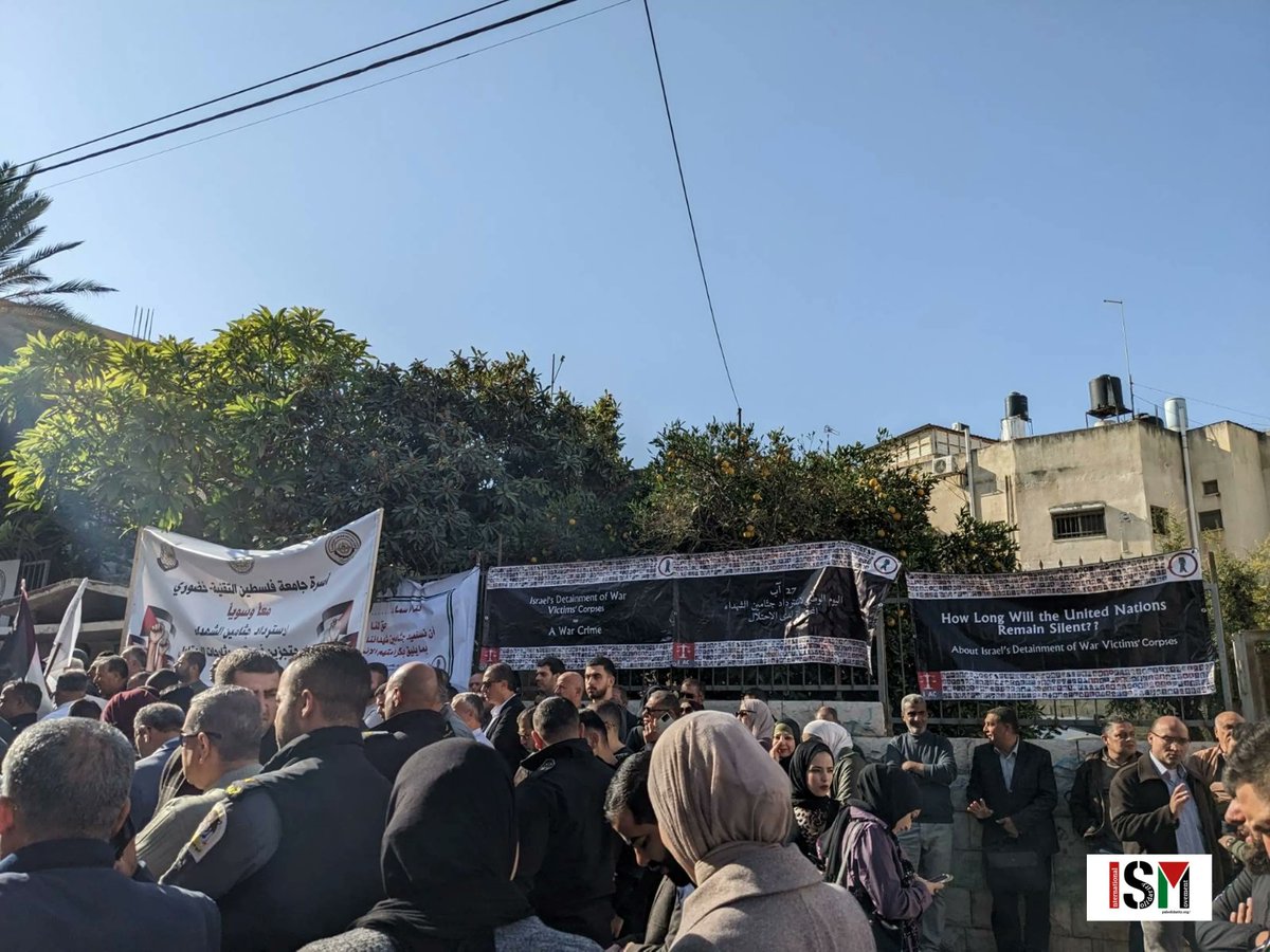 ISMPalestine's tweet photo. Nasser Abu Hamid from Al-Amari camp, Ramallah, was martyred under the occupation's prison system. He was in prison since 2002. 4 of his brothers are also in prison. In #Tulkarm, on the weekly demonstration for martyrs and prisoners, people are carrying banners and posters for Abu https://t.co/SJP2ZoJXSa