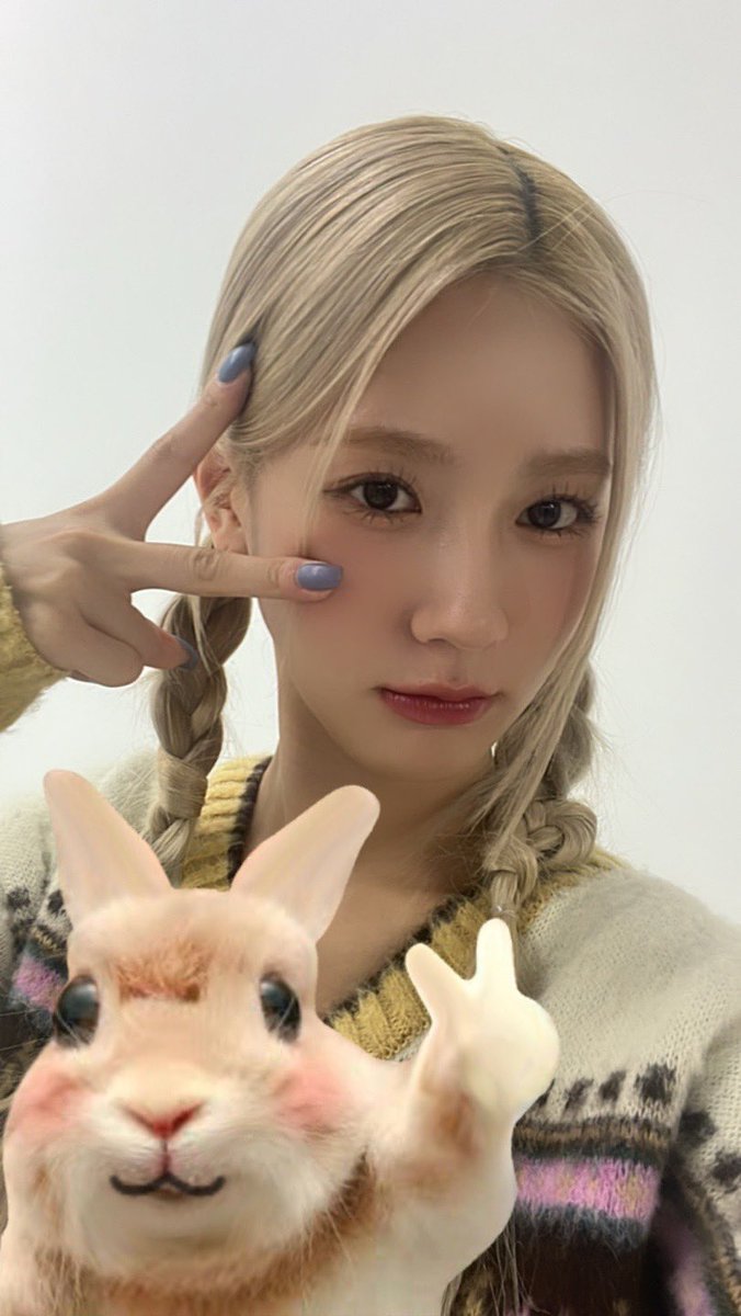 siIvastrid's tweet photo. Aku sama Kekem. ✌️ https://t.co/uk7xX4pFxx