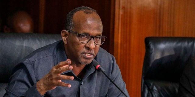 NationAfrica's tweet photo. Aden Duale to Kenyan Muslim women: Wear hijab in public or find another country to live
https://t.co/AijENm3geH https://t.co/oBcWbcgoXG