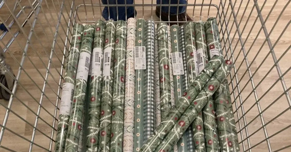 JonR_FFF's tweet photo. ๐ THANK YOU TO EXETER Ikea for supporting our Football Fun Camp this week and donating lots of their Christmas wrapping paper
@IKEAUK supporting their local community like we like to do at the @FballFunFactory
#ikeaexeter #DevonHAF22 https://t.co/cJKybZUZTk