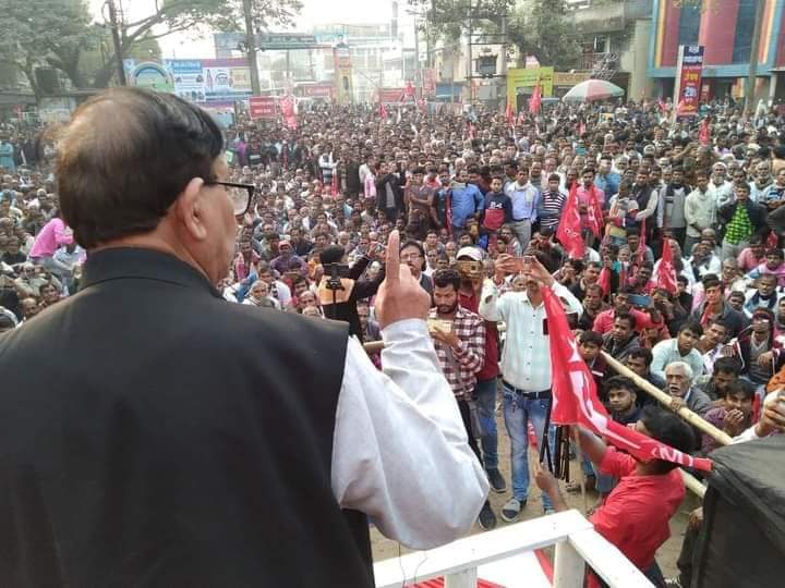 মহম্মদ আব্দুল বারির ডোমকল, আনিসুর রহমানের ডোমকল । সিপিআইমের নিজের গড় ডোমকল। যেদিন সবাই মুখ ফিরিয়ে নিয়েছিল সেদিনও এই ডোমকল সারা রাজ্যে সব থেকে বেশি ভোট দিয়েছিল লাল ঝান্ডাকে ৩৬% ।
শত শহীদ এই মাটির। 
বিধানসভার ভোটের এক বছর পর আজ ফের বিরাট জনসভা।
উপস্থিত ছিলেন <a href="/salimdotcomrade/">Md Salim</a>