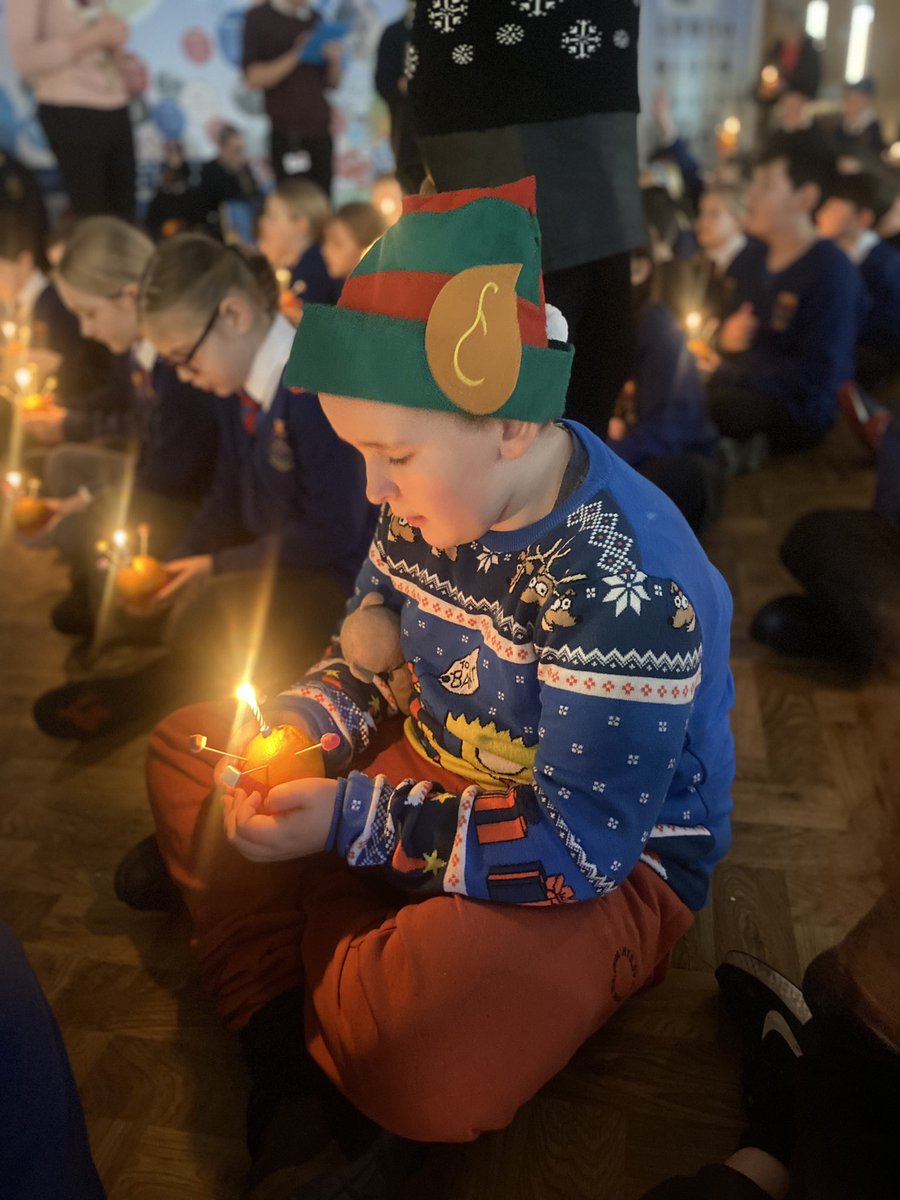 Foxes_RCP's tweet photo. Foxes sat beautifully at this mornings Christingle assembly it was such a special moment for us all https://t.co/99KWUzaDVJ