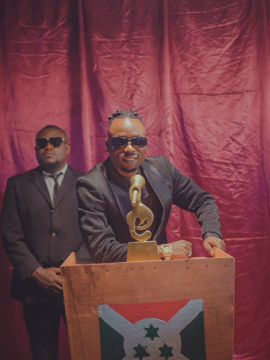 satb257's tweet photo. Ubumwe, Ibikorwa, Amajambere 🇧🇮
New Video #Ishari Out This Friday 23/12/2022
Subscribe My Youtube Channel
👉🏾https://t.co/VHrYwbSvXs
#Ishari #HelloAfrika https://t.co/P0OGCD8R5Y