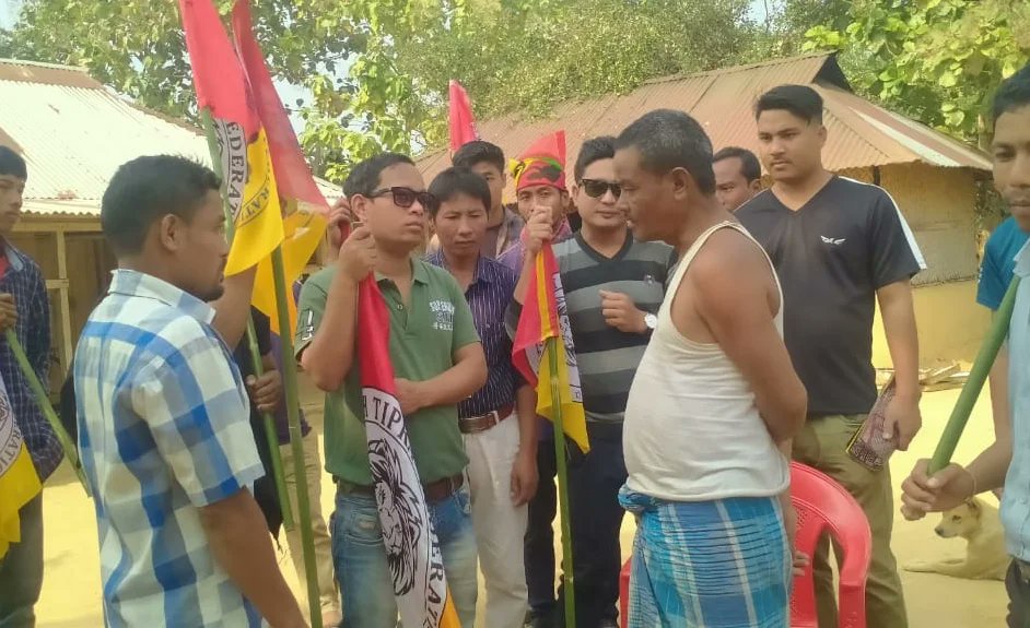 YTFTIPRA's tweet photo. Today at Gagan Mujha VC under 39 Manu Assembly Constituency, a Door-to-door Greater Tipraland awareness campaign was organised.
#OneLastFightForGreaterTipraLand #Thansa
#BubagraLongLive #YTFLongLive #TWFLongLive
#TipraMothaLongLive https://t.co/h8oLOob5fG