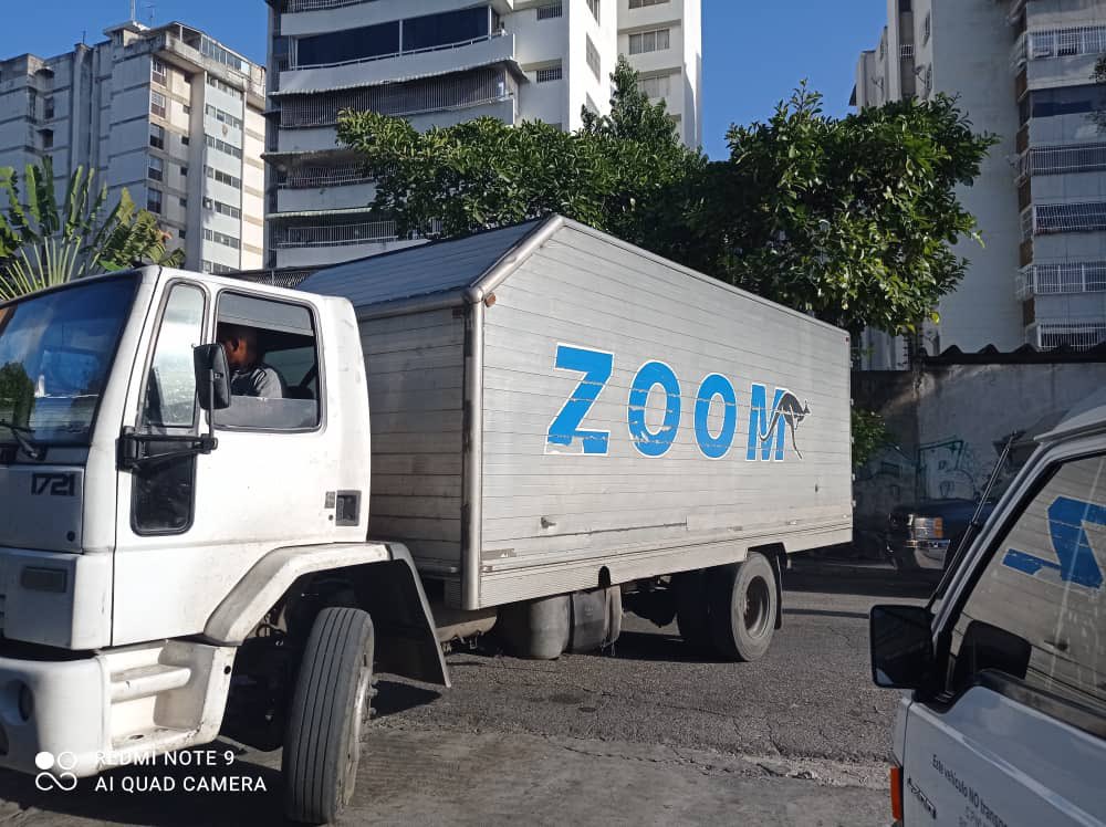 1) #BuenasNuevas Construimos alianzas para ayudar, el <a href="/DVC_VE/">Dividendo Voluntario para la Comunidad</a> nos donó una importante cantidad de galletas nutritivas para distribuir en ancianatos, luego hicimos contacto con Ana Carolina McPeck Presidenta de Fundación <a href="/ZOOMenLinea/">ZOOM</a> para solicitar su apoyo para el traslado desde