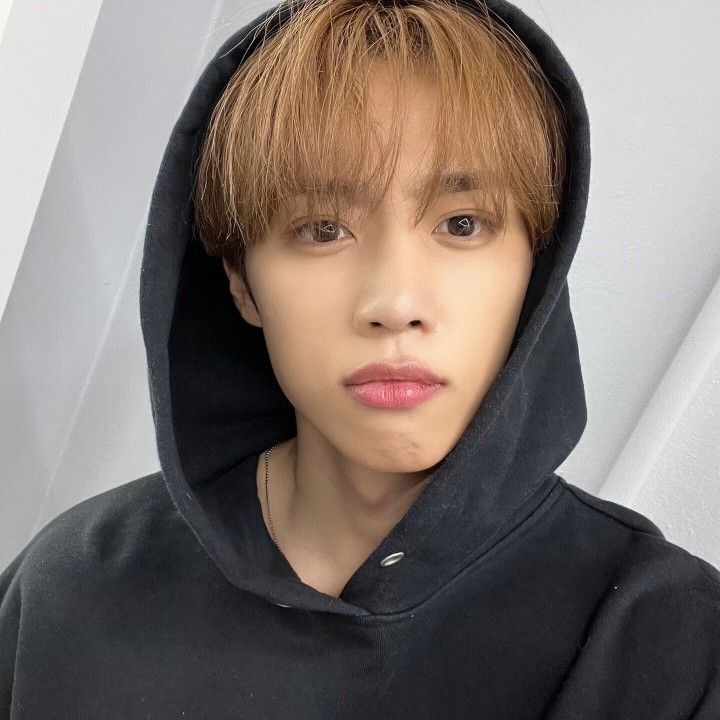 ksunwooph's tweet photo. ㅤ
HELLO MGA KA PM! artist sa umaga, nagbebenta ng isaw naman sa gabi. Silak Monteverde (di ako sure nakalimutan ko pangalan ko) pero pwede tawaging Kalis. Usap tau 🫶
#BUILDINGTHEHYPE
#VIBEWITHKALIS
—— @PMMAlN
ㅤ https://t.co/Z78YPZrvmo