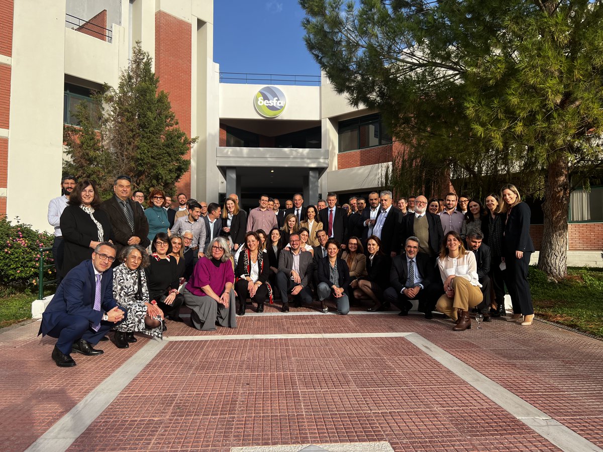 desfa_gr's tweet photo. During the annual #StrategyWorkshop of #DESFA organized on 8/12, the company's executives had the chance to discuss &amp; align on the company’s #vision &amp; pillars of #strategy, the evolution of the #market, as well as the new #regulatory environment and DESFA way towards #netzero. https://t.co/NTxQ8vH4tW