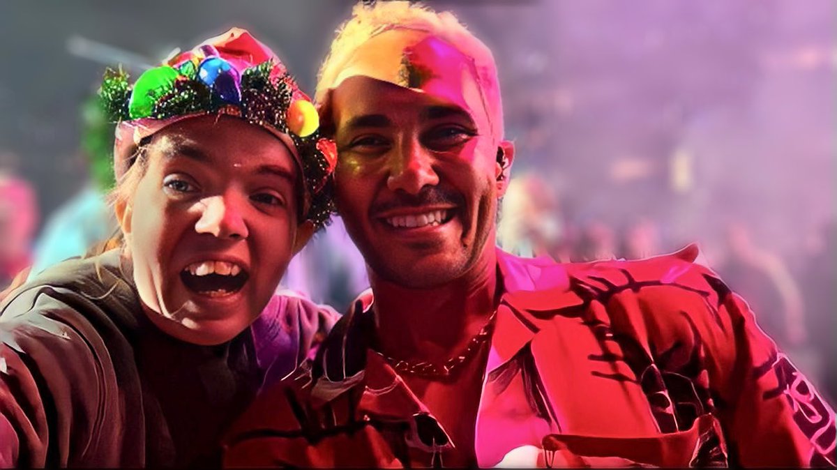 Christwitchclip's tweet photo. not clips related but i met carlos from BTR https://t.co/vMOQqcosFa