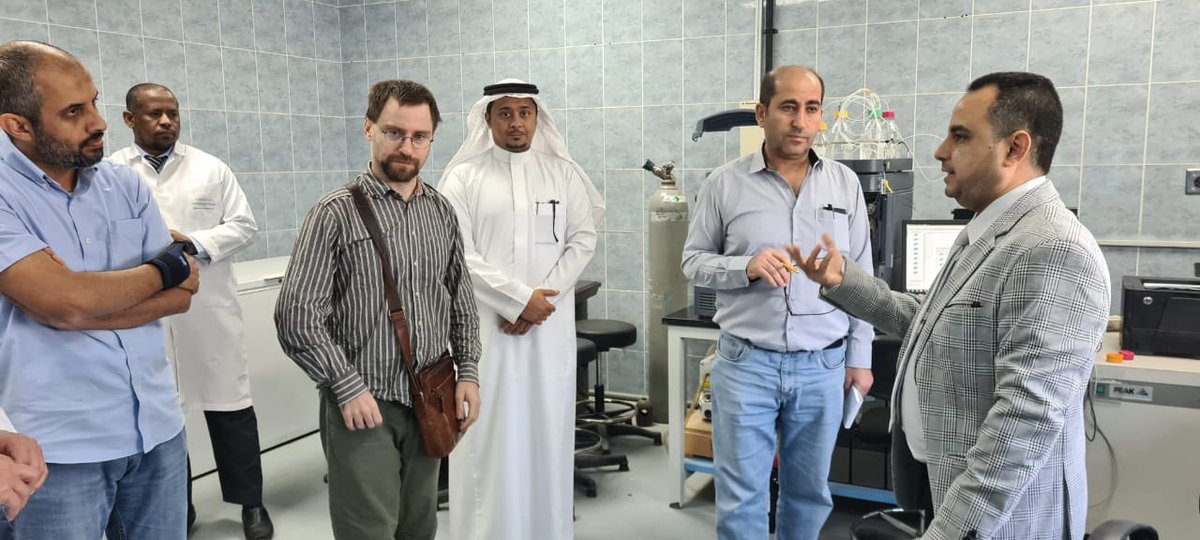 DatePalmcenter's tweet photo. استقبل مركز النخيل والتمور بالأحساء فريق بحثي آخر من كاوست لدراسة تأصيلية للقيمة الغذائية للتمور في المملكة على مراحل النضج المختلفة وتأثير التربة والري على المنتج النهائي ، وذلك باستخدام تقنيات الذكاء الاصطناعي https://t.co/fKspYOtfZG