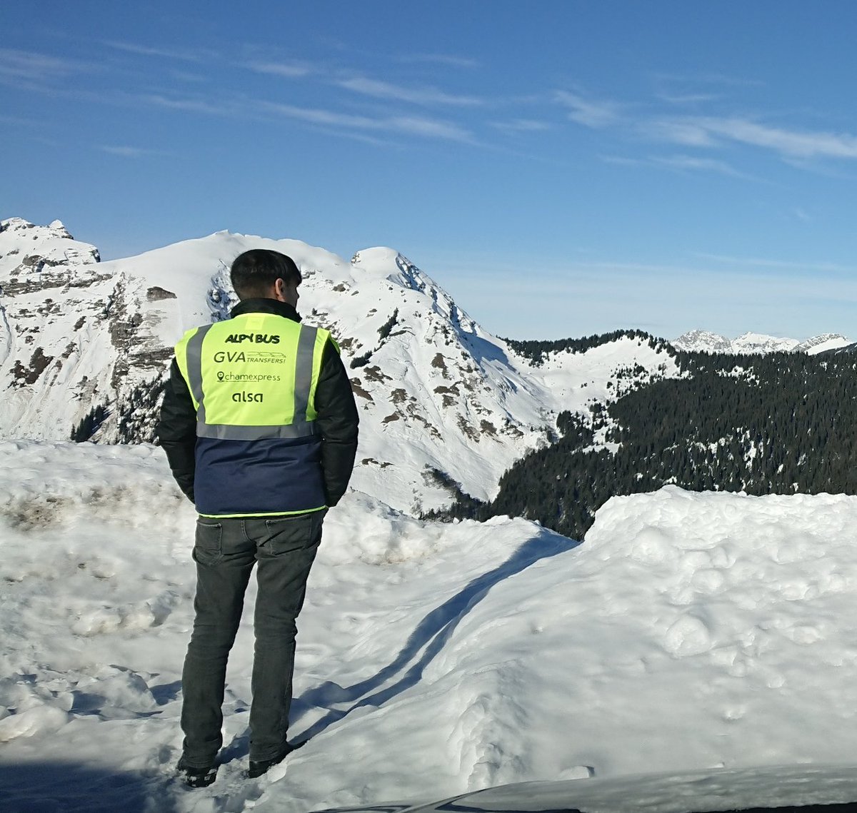 Flight delay? Late and missed your transfer? 

Don't worry- with our 'Rescue Fee', you can make sure you get a place on our next available transfer! Check out our website for more details.