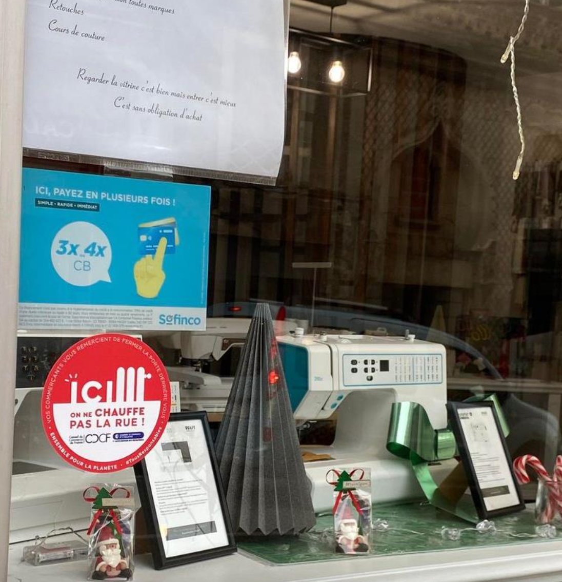 🔵 Le <a href="/CdCFcommerce/">Conseil du Commerce de France (CdCF)</a> et <a href="/ccifrance/">CCI France 🇫🇷🇪🇺</a> ont lancé une campagne pour les #commerçants et leurs clients « on ne chauffe pas la rue ». Économiser l’#énergie, cela commence par de petits gestes du quotidien. Merci aux <a href="/cci_gard/">CCI Gard</a> et <a href="/gersbusiness/">CCI DU GERS</a> 👏👏
<a href="/oliviagregoire/">Olivia Gregoire</a> <a href="/Economie_Gouv/">Ministère de l'Économie et des Finances</a>