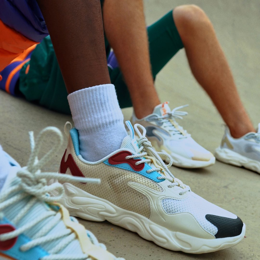 ErkeTurkiye's tweet photo. Kusursuz bir spor deneyimi.

A perfect sports experience. 

#Erketürkiye #Erkeshoes #Allornothing #Batuspor #shoes #wear #sneaker #sneakerstyle https://t.co/NRYSkPQoQI