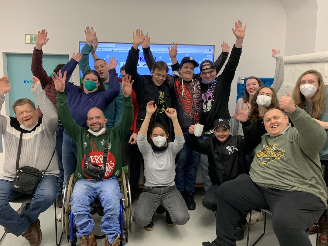 Weihnachtsfeier Teil 2 - diesmal im #PIKSL Labor #Duesseldorf mit einem weihnachtlichen Kahoot! Musikquiz.
Diese Woche sind wir noch bis Freitag, den 23.12.2022 für euch da. Wir wünschen Euch schon jetzt ein frohes Fest🎄 und einen guten Rutsch 🎊 ins neue Jahr!