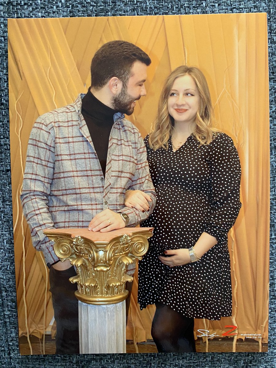 Gözleri aşkla gülen taze çiçek balısın. 🍯