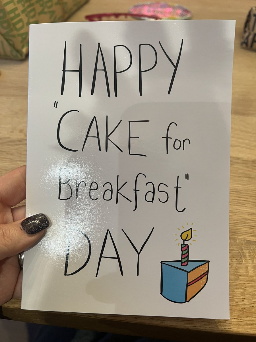 It’s twitter birthday balloon &amp; cake for breakfast day!! 🎂🎂🎂🎈🎈🎈

#birthdaygirl #Birthday #Happybirthdaytome