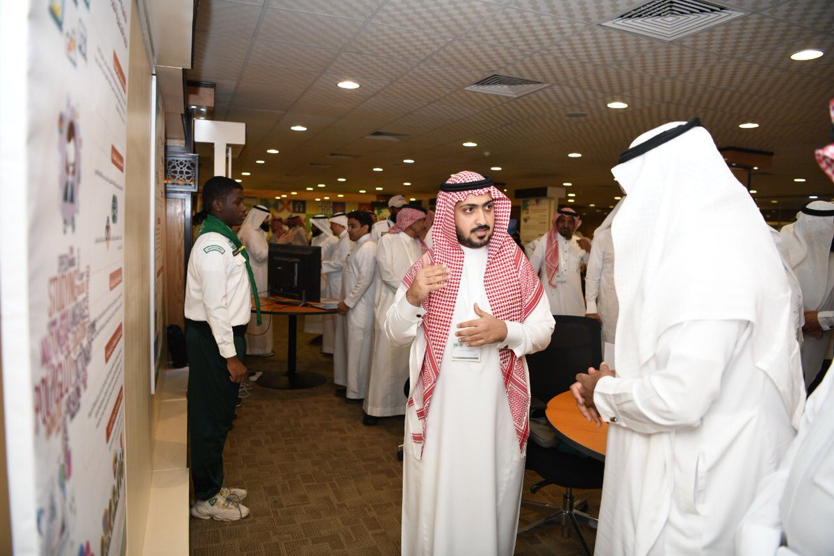 MOE_MHC's tweet photo. #صور | 

مدير #تعليم_مكة يدشن معرض الممارسات التعليمية "خبرات وتجارب دولية" والذي يستمر على مدار 3 أيام ويأتي حرصًا على نشر الممارسات التعليمية والتجارب الدولية في الميدان التعليمي وإسهامًا في نشر ومشاركة المعرفة التعليمية والتربوية ورفع مستوى مهارات شاغلي الوظائف التعليمية. https://t.co/ipiVyoafzS