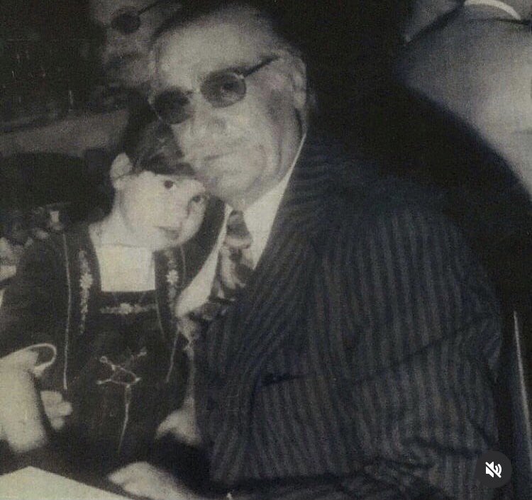 29 sene önce bugün aramızdan ayrılmıştın. Hâlâ çok seviliyor ve özleniyorsun... Nur içinde yat... #hulusikentmen #20Aralık1993 #dedem