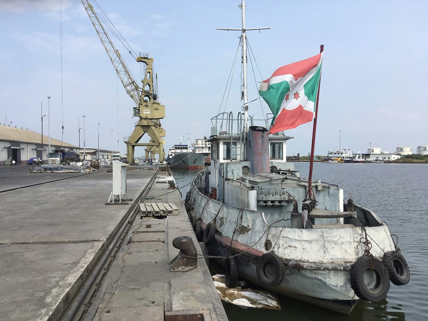 Ikiriho's tweet photo. 🚢🏗️🔜 #Burundi Le Port de #Bujumbura voudrait bientôt travailler 24/24h et 7/7j dans l'optique de satisfaire pleinement les importateurs via le lac #Tanganyika. Une mesure que vient d'annoncer la Direction Commerciale de @Gps_Burundi qui demande le concours de l'@OBR_BI & #AMPF https://t.co/egjLrys2T2