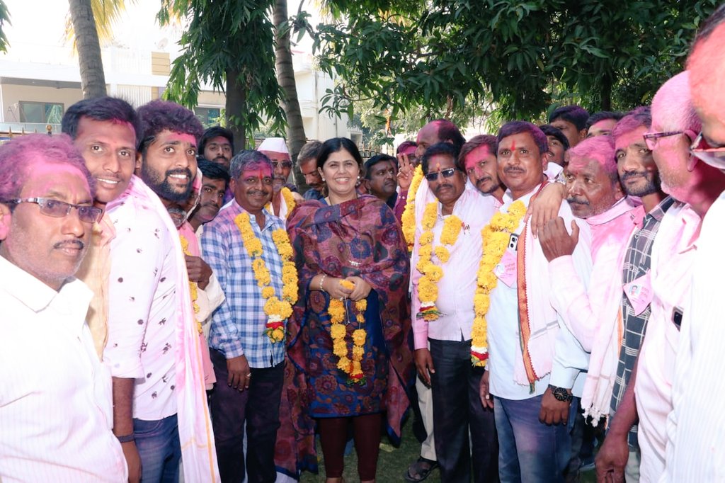 Pankajamunde's tweet photo. तसेच ग्रामपंचायत निवडणूक निकालात विजय संपादित केलेल्या सर्व नवनिर्वाचित सरपंच आणि सदस्यांचे मनःपूर्वक अभिनंदन आणि शुभेच्छा !!
(२/२) https://t.co/nUmJ4uApRl