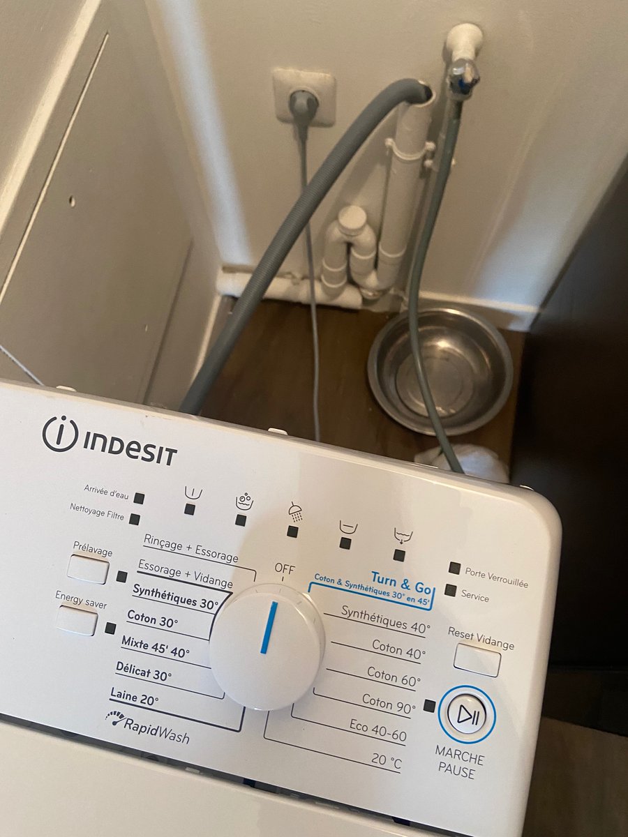 becoumbee's tweet photo. @Darty_SAV  l installation chez Darty effectué dimanche par un installateur pressé d’aller regarder le match de finale de la CDM ..😡  il ya une fuite des le lendemain  car monsieur n avait pas de pince pour serrer le raccordement …🤦🏾‍♀️ https://t.co/o7O2eTnF1w