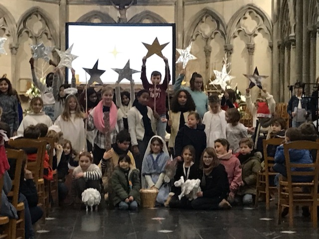 ecolelapro80's tweet photo. Crèche vivante à la manière de Saint François d'Assise par les élèves de l'école La Providence, en l'église Saint Martin. https://t.co/NhSxZyQacd