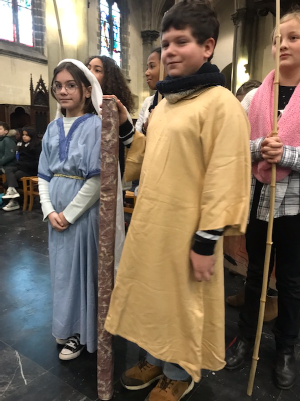 ecolelapro80's tweet photo. Crèche vivante à la manière de Saint François d'Assise par les élèves de l'école La Providence, en l'église Saint Martin. https://t.co/NhSxZyQacd