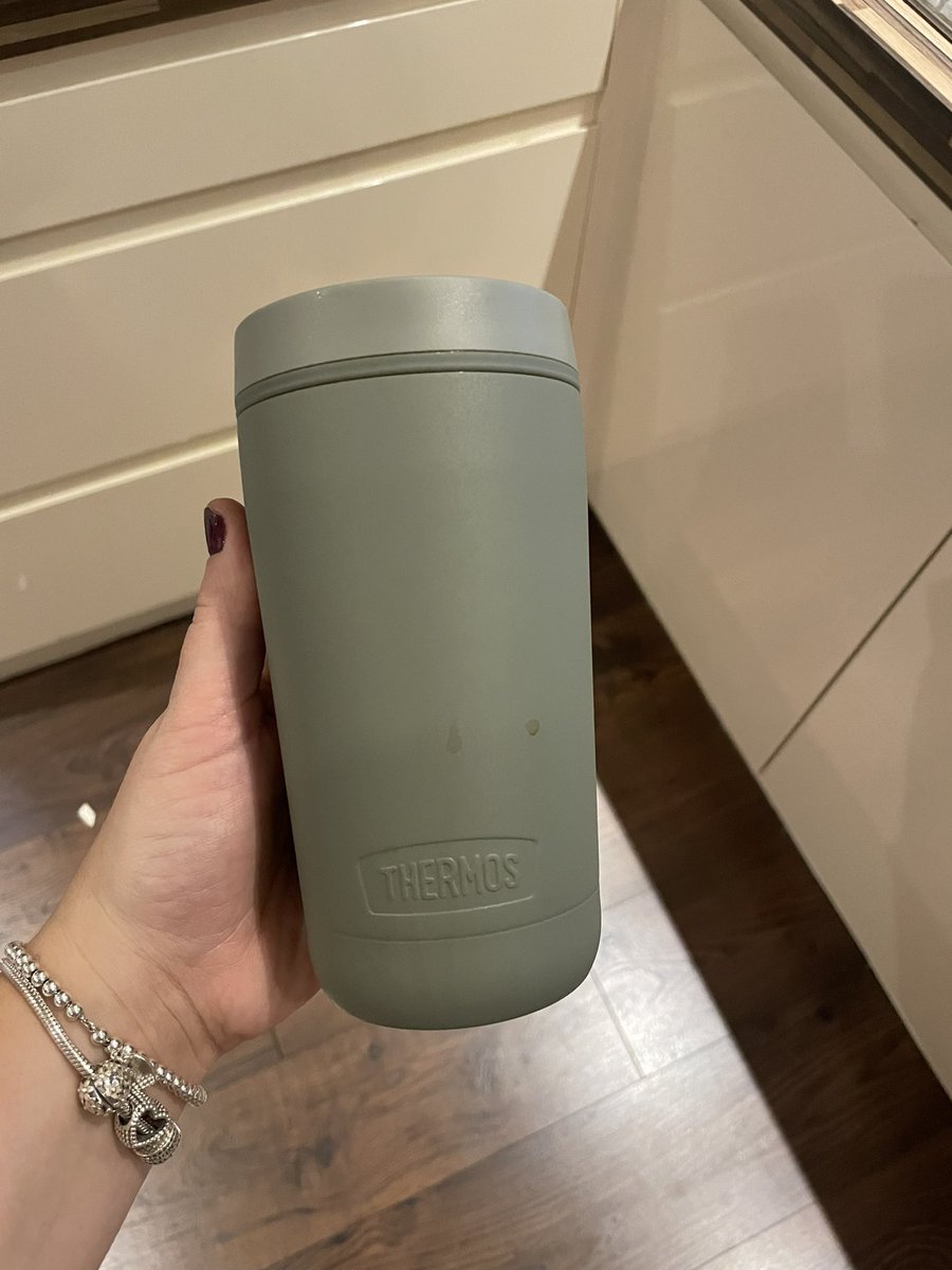 bells247's tweet photo. @Thermos Hi, I purchased a supposedly ‘leak proof’ Thermos travel mug, and all it does is leak! I’m not sure if it’s maybe defective? Annoyingly, I don’t have the receipt to return it 🤦🏽‍♀️ - Please can you advise what I can do, as I’m not happy with the product. Thanks, Louise https://t.co/g5zhRc7KCk