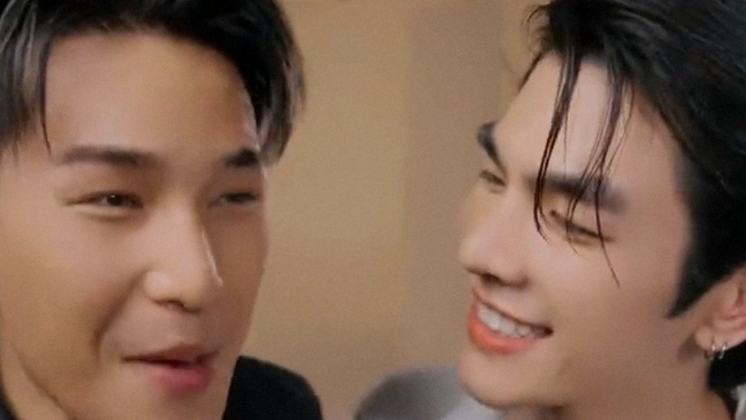 apospmee's tweet image. now kiss