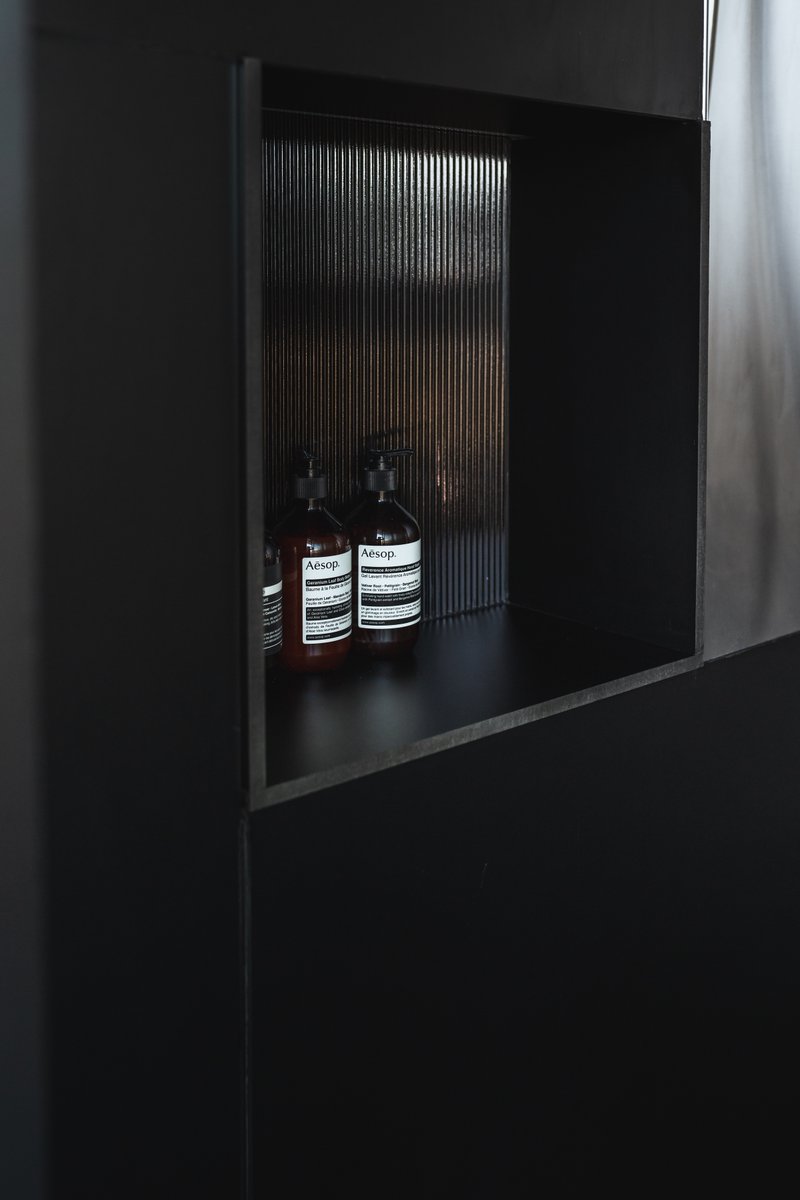 Every #detail counts. And at #DistrictHive we know that. Surround yourself with only the best while living this unique #experience.📸@HollowxSun #Gorafedesert #podtel #cometovisit #hotel