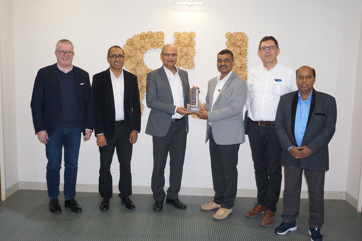 BsduOfficial's tweet photo. #ProudHostBSDU
We're happy to host a delegation from Hilti Group involving Dr. Carl Hoffmann, Head of Global Manufacturing ET&A, & Mr Giridhar J, Director & CEO of #Hilti Manufacturing #India
#BSDUSkill #SkillUniversity #Hilti #TopicTuesday #TransformationTuesday #tuesdaythoughts https://t.co/eKjsQmtCnt