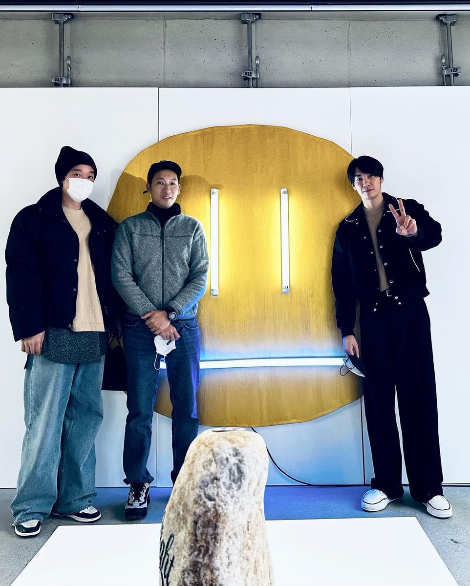 akimyk12's tweet photo. [IG] ssunw -
#이원우작가
#workingwithfriend
#SMLXL
#Diet

คิมยองกวัง ไปนิทรรศการ 'SMLXL' ของคุณ อีวอนอู ค่ะ 
#김영광 #KimYoungKwang #คิมยองกวัง 
IG - https://t.co/hvv9km5Jbm https://t.co/IInRbqxJLZ