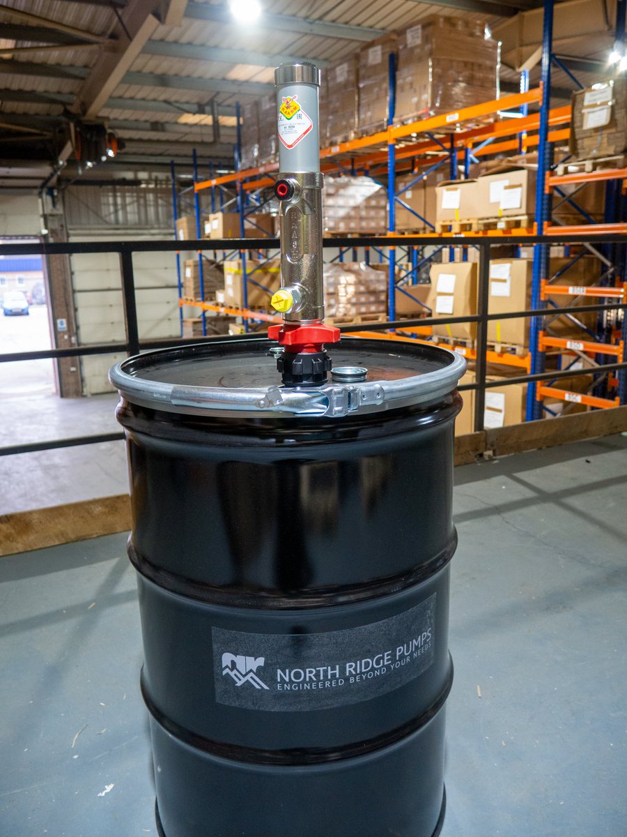 NorthRidgePumps's tweet image. Today we are dispatching 4 Air Driven Pumps which can be used for the transfer of Oils, lubricants, Antifreeze or similar liquids.

These pumps are 3:1 pumps meaning if an inlet pressure of 1 bar is used, the pump will deliver 3 bar of pressure. 

#barrelpumps #drumpumps