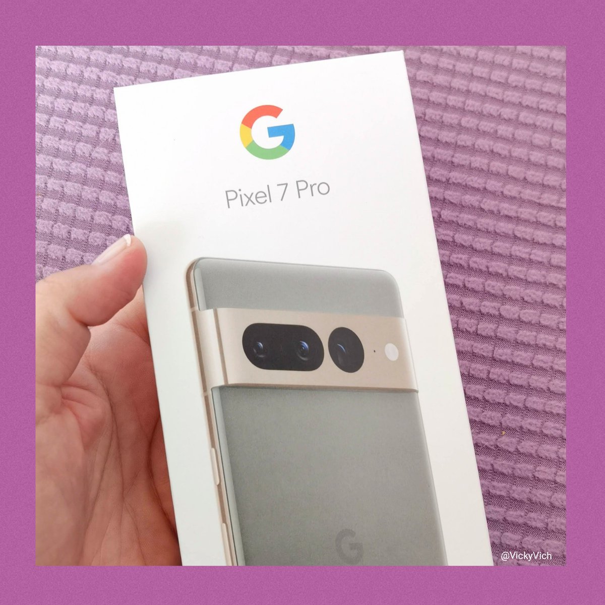 VickyVich's tweet photo. Esto marca mi salida de la secta de la manzanita y entro en la de la gran G... 😜📱
:
#Google #Pixel #Pixel7Pro #Fotacas #AirBudsDeCamino #QueAlguienMePare #FrikiVicky https://t.co/I1K6hquEUX